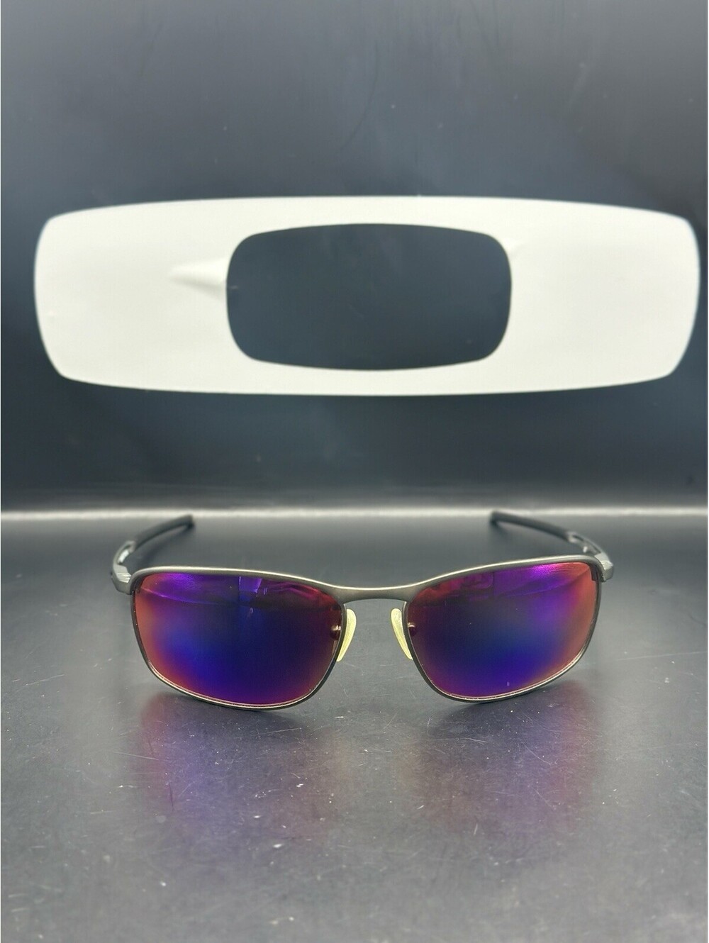 Oakley Conductor 8 Carbon/OO Red Iridium Polarized Lenses OO4107-04
